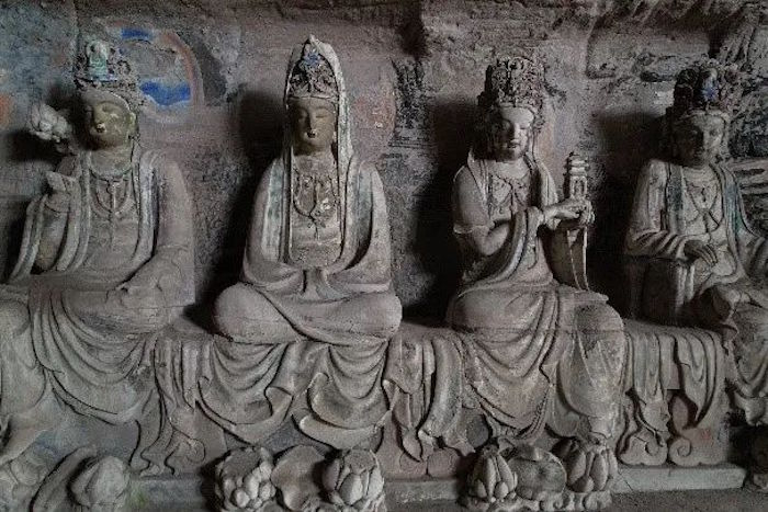 安岳石窟·华严洞造像