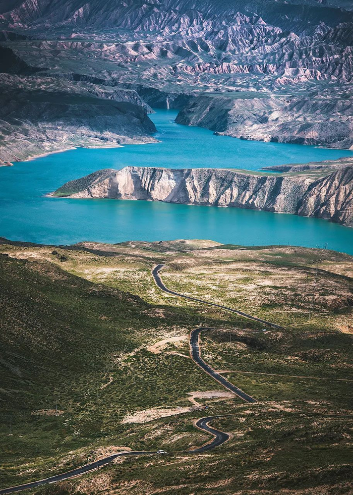 △西宁处在湟水谷地，水赋予了这座西北城市的灵性。/图虫创意