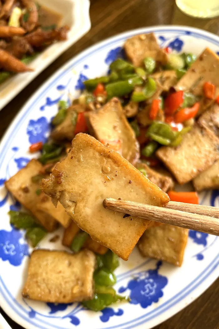 马金豆腐，以“豆腐醋”代替卤水，风味独特。摄影 / 叶吟啸