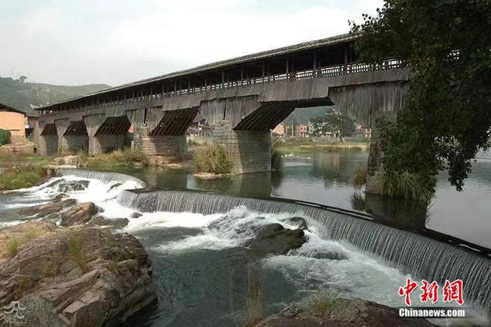 万安桥。　小飞刀 摄