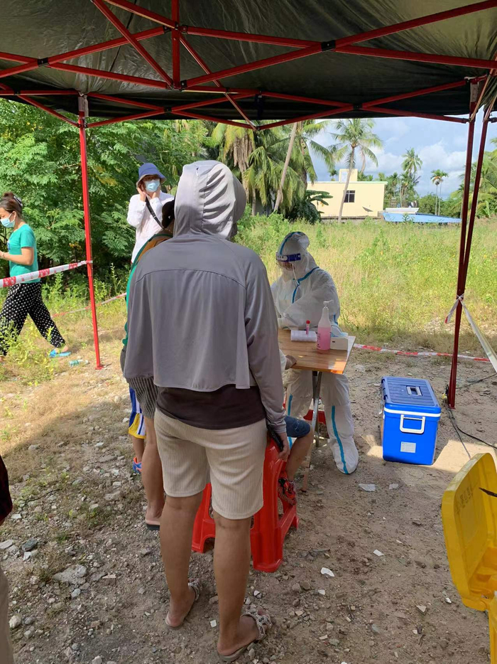 亚龙湾博后村核酸检测点