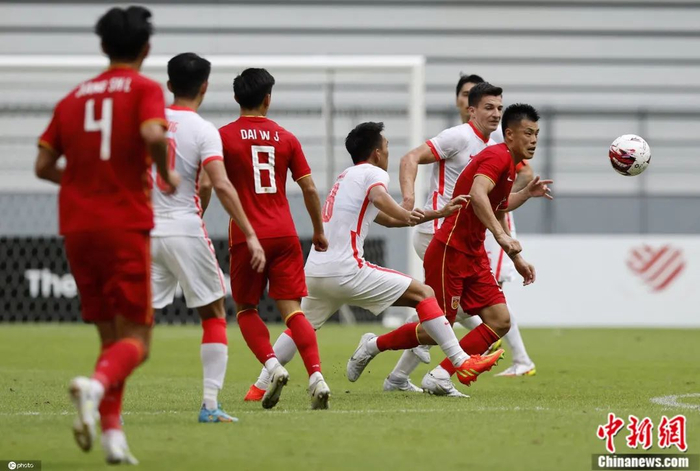 图为国足选拔队在比赛中。图片来源：IC photo