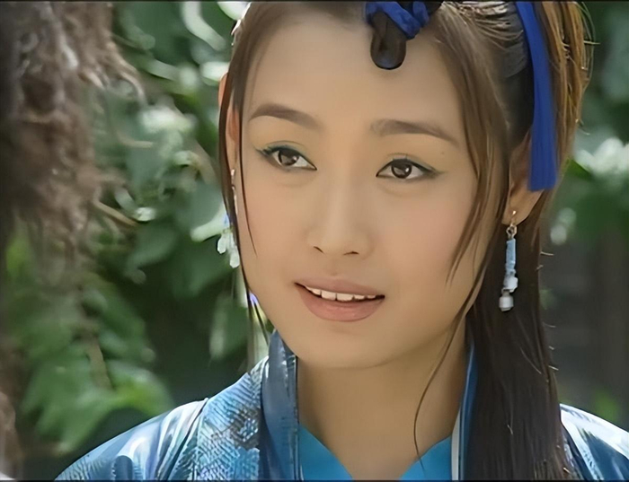 紧跟着又是詹小楠版朱九真,这版出自2003年内地剧集《倚天屠龙记》.