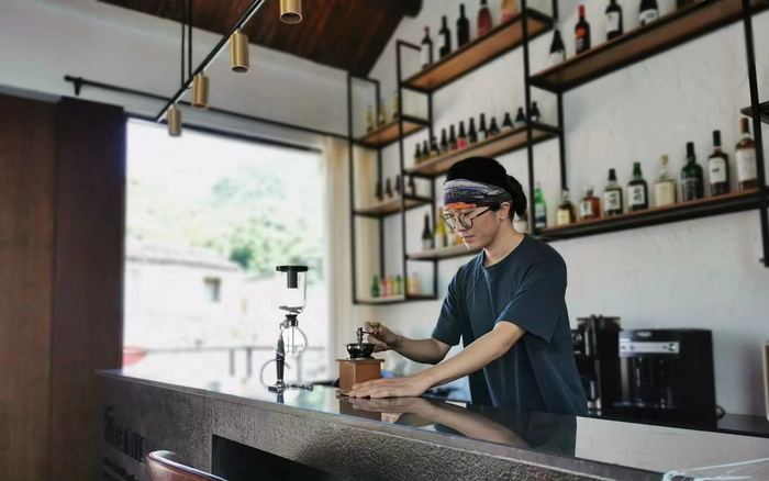 王帅在民宿中。受访者供图