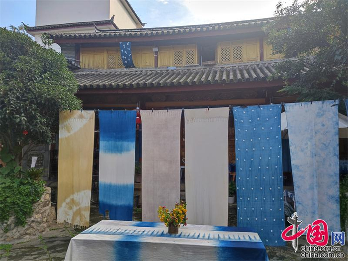 扎染手工艺品。中国网记者 彭瑶 摄