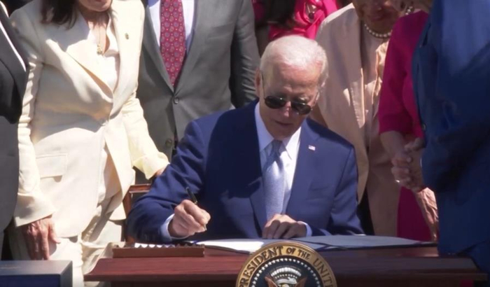 当地时间8月9日 拜登签署《芯片和科学法案》