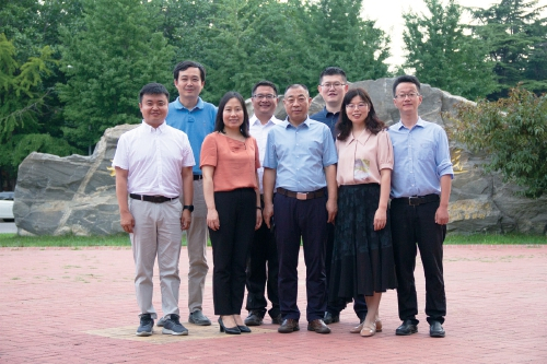 　　中国农业科学院北京畜牧兽医研究所牛遗传育种科技创新团队主要成员。　资料图