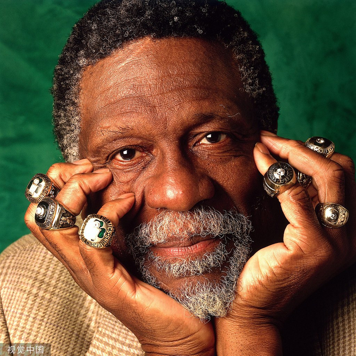 比尔·拉塞尔拥有11枚总冠军戒指。