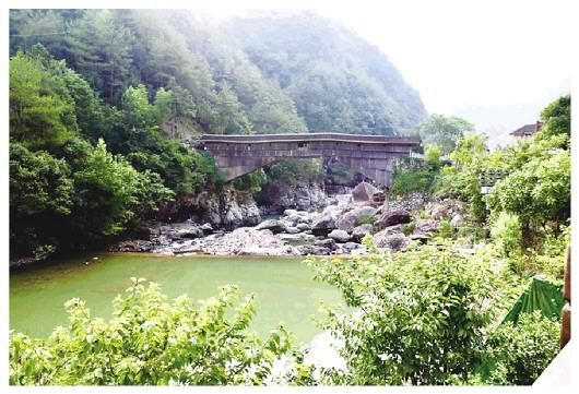 单拱跨度最大的古代木拱廊桥——福建宁德寿宁县下党乡鸾峰桥。新华社记者陈旺 摄