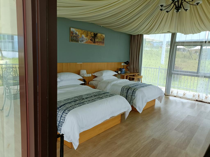 中端帐篷区内景 新华社记者 朱悦 摄