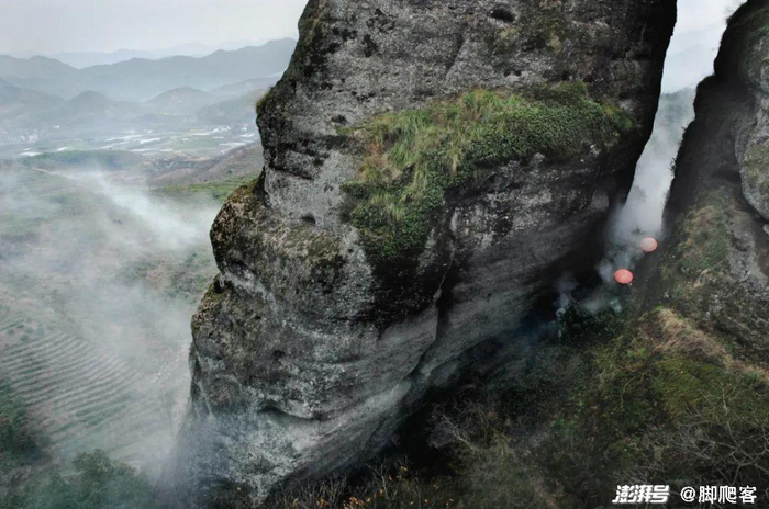 烟雨朦胧中的清风峡©浙江东西岩风景区提供