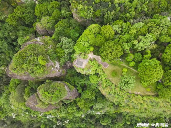 航拍东西岩顶©脚爬客/摄