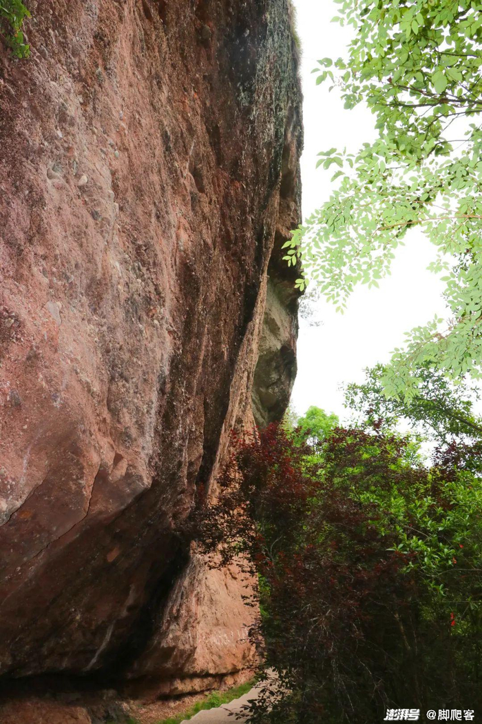 厚重的红层，是沉积的地质历史©脚爬客/摄