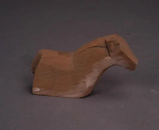 彩绘木羊 甘肃省博物馆藏