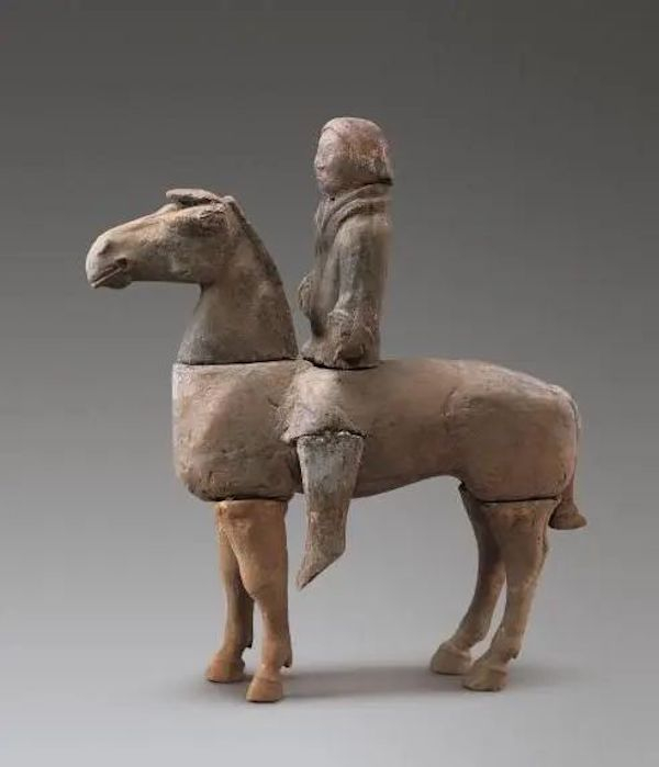 飞骑铭骑马俑 徐州博物馆藏