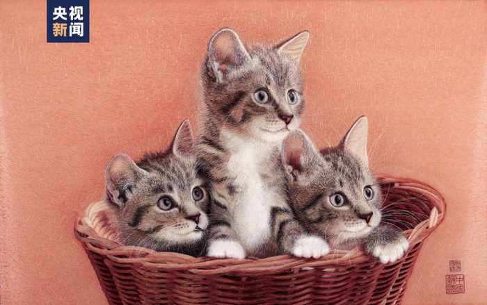 △姚建萍苏绣作品《三猫图》