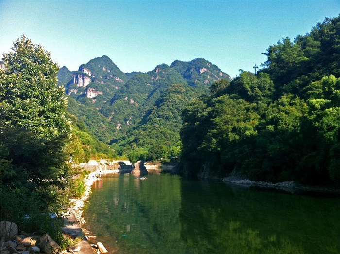 闽侯县一个小镇,与江苏省一座地级市同名,内有国家级风景名胜区
