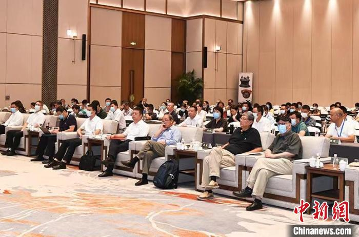 图为纪念李家山古墓群考古发现50周年学术研讨会现场。　缪超 摄