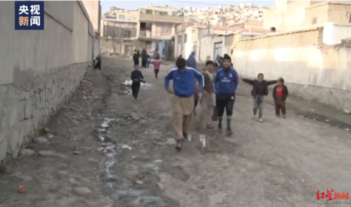  ↑美国政府的劫掠行为导致阿富汗外汇紧缺，物价上涨，令阿富汗民众生活雪上加霜