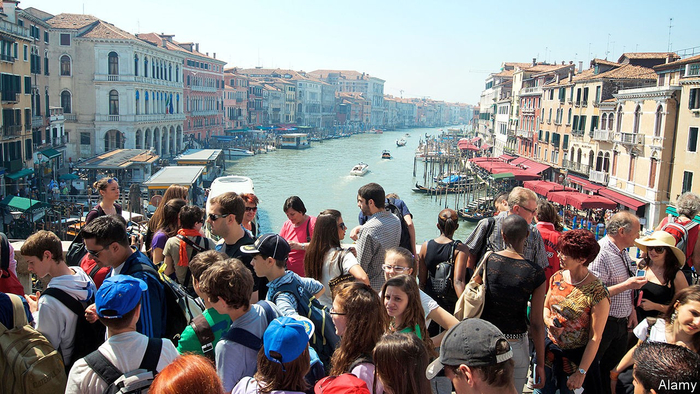 世界游客蜂拥而至威尼斯&nbsp;