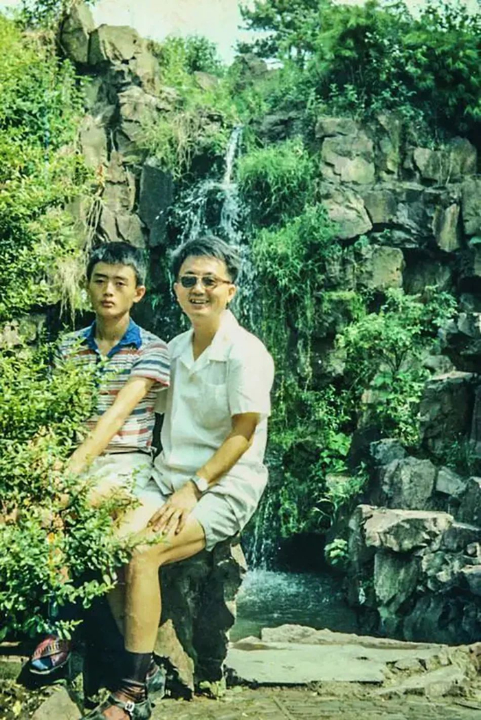 早年金性勇与金晓宇的合影 受访者供图