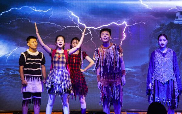 阜阳大学生张树奇带着家乡孩子一起追梦