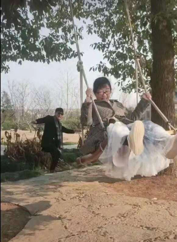 余秀华与杨槠策 视频截图