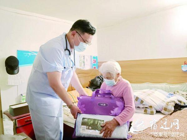 韩瑜在母亲节表达爱心 宿迁网 图