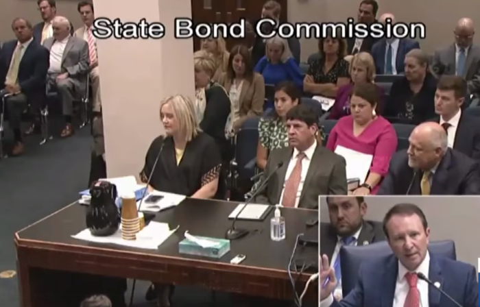 8月18日，路易斯安那州债券委员会就是否推迟对新奥尔良进行防灾融资进行投票 视频截图