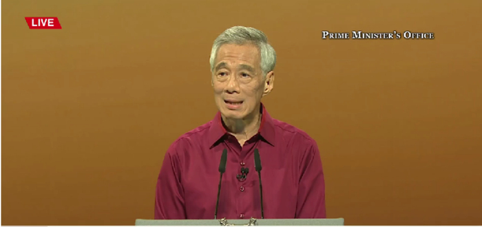李显龙21日晚在新加坡国庆群众庆祝大会演讲 图自新加坡总理办公室直播视频截图