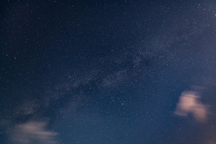 图2：头顶的银河