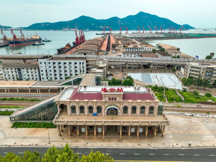 图1:陇海铁路历史博物馆；图2: 港口博物馆；图3: 连云老站。摄影/李琼