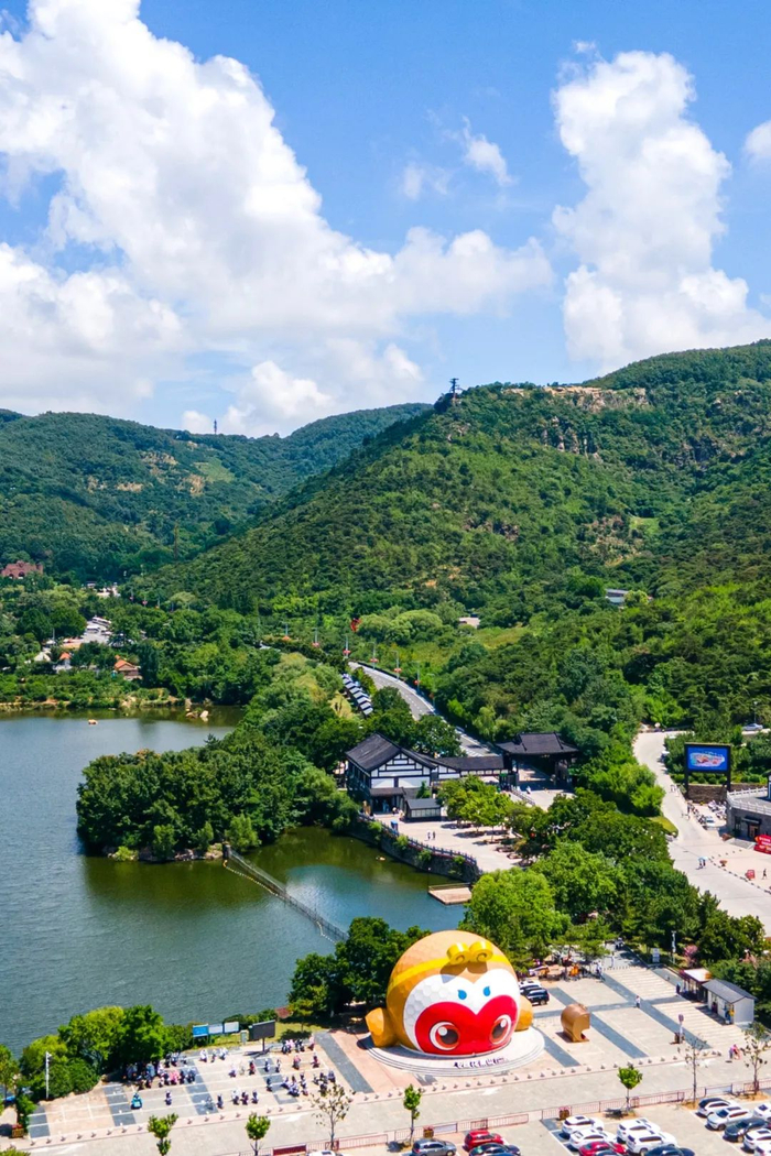 《西游记》里的花果山，正是数百年前位于海上的连云港花果山。摄影/杨波