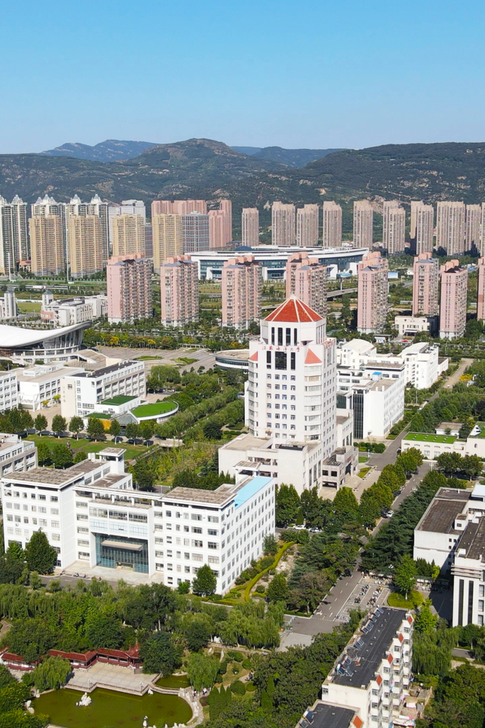 江苏海洋大学，江苏唯一的海洋大学。摄影/杨波