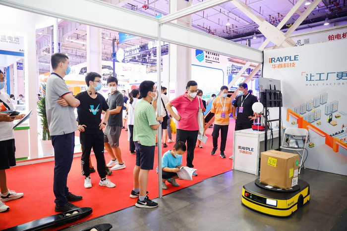 图说：华睿科技的AGV机器人