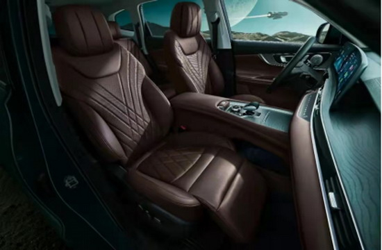 （瑞虎8 PRO无重力女皇适能座驾）