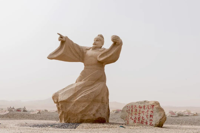 △ 阳关的王维雕像/ 图虫