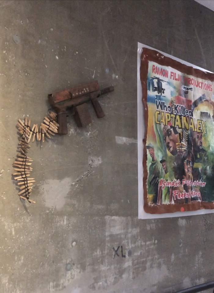 Wakaliwood电影海报及道具，图片来自作者