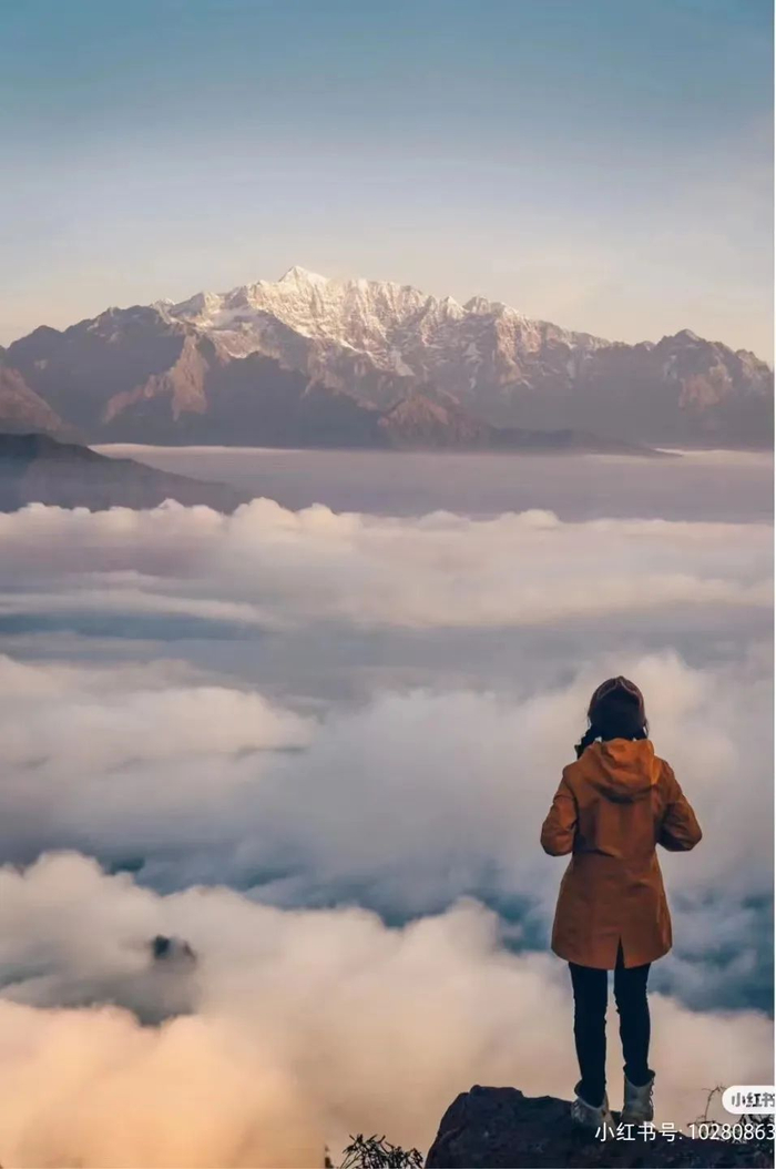 2022年5月，大糖逗子在四川娘娘山。图片来源：小红书@大糖逗子