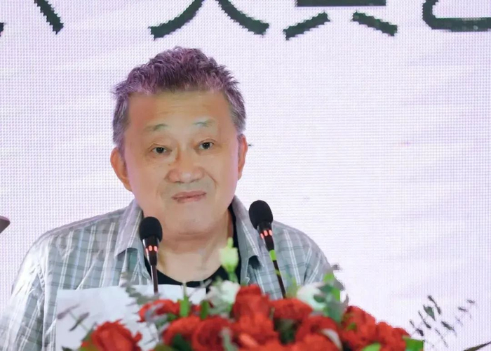 ▲中央美术学院教授、炎黄艺术馆馆长崔晓东
