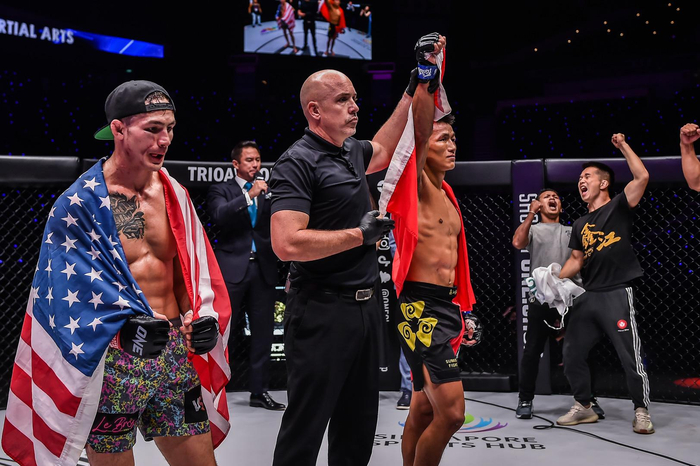 裁判宣布唐凯获胜。&nbsp; ONE冠军赛供图