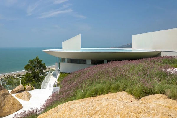 山顶的植被与建筑