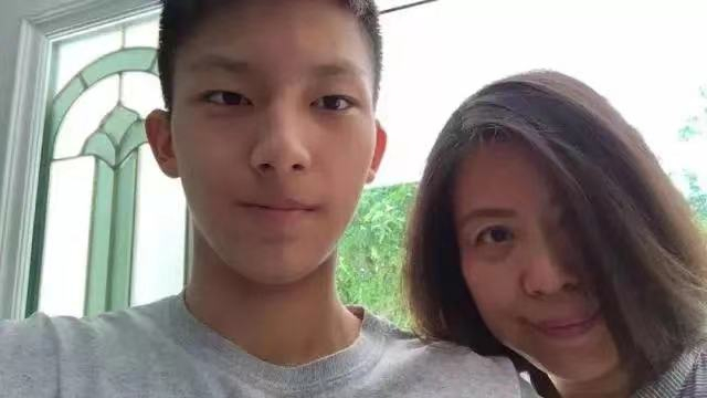 魏天翔和母亲孔庆华&nbsp;