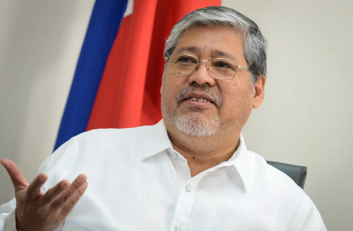 菲律宾外长马纳罗（资料图）