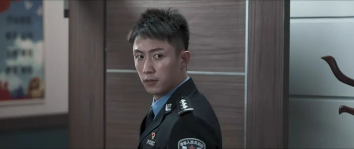 常征（黄景瑜 饰）