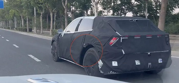 ▲ROBO-01量产车的尾门造型