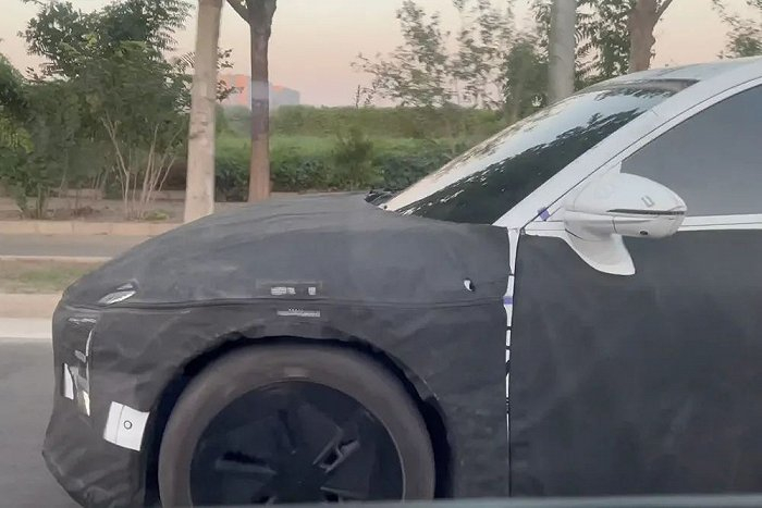 ▲测试车上的后视镜