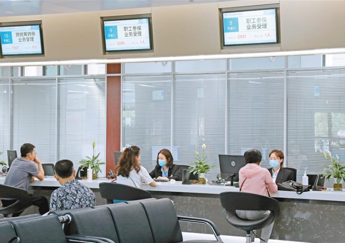 市医疗保障经办服务中心办公大厅（资料照片）