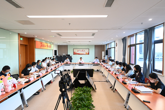     图为“青少年心理健康”专题协商座谈会现场。