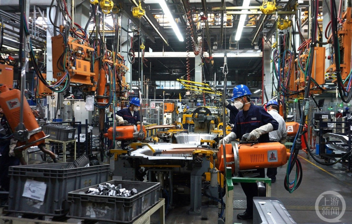 长安汽车生产线（周瑄摄）
